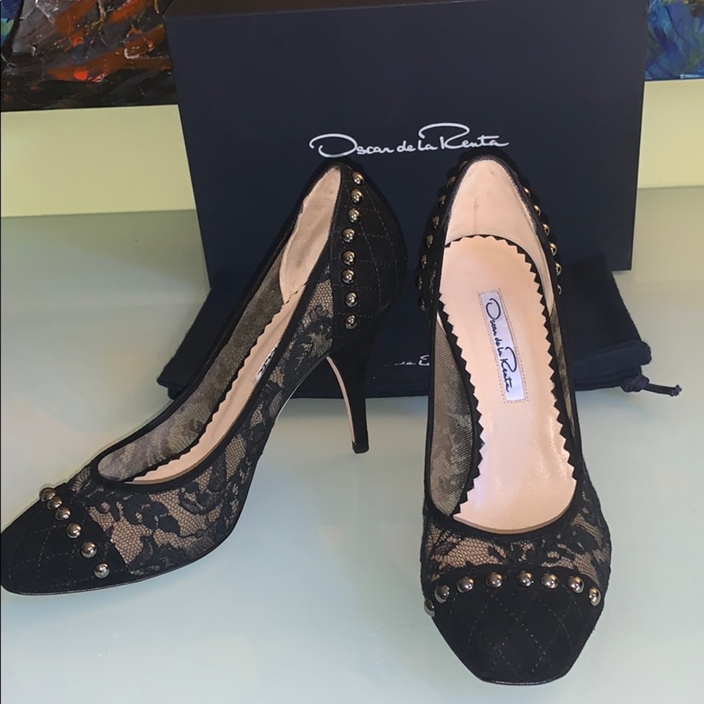 Oscar de la Renta Black Lace & Suede Pumps w/Studs - Picture 3 of 10